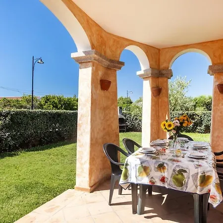 Апартаменти Smeralda - Pool, Private Garden & 100m